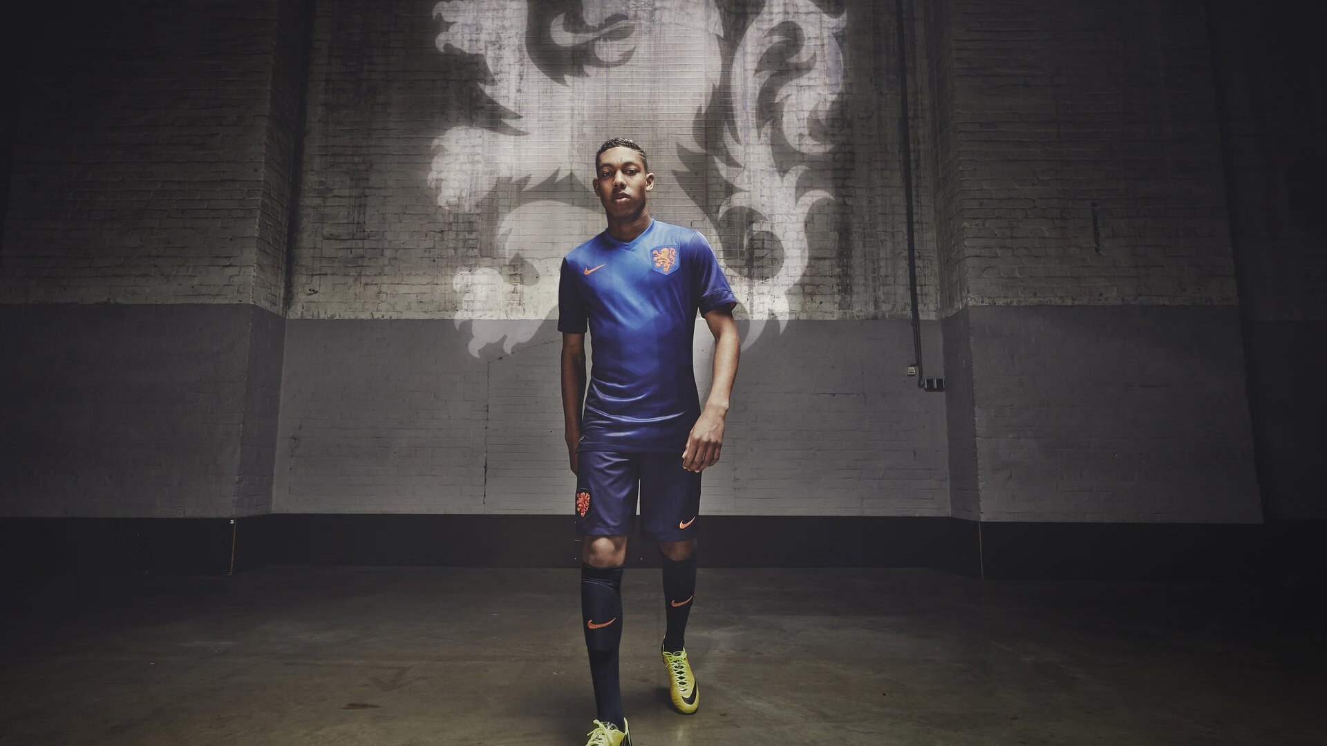 开云全站-_体育科技创新：智能装备助力运动员突破_，智能化体育器材