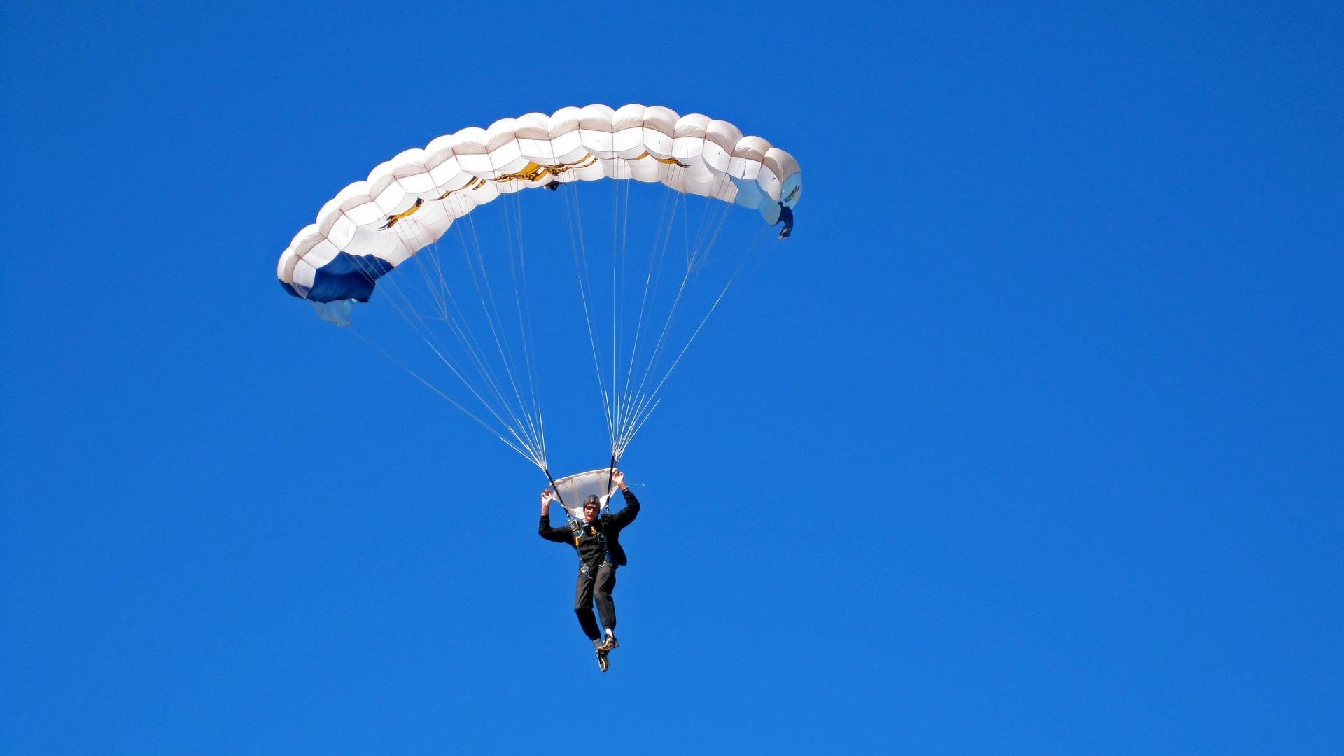 开云体育视频直播-特色青训营地在全国重点区域持续扩大，青少年足球兴趣高涨，青训足球俱乐部怎么招生