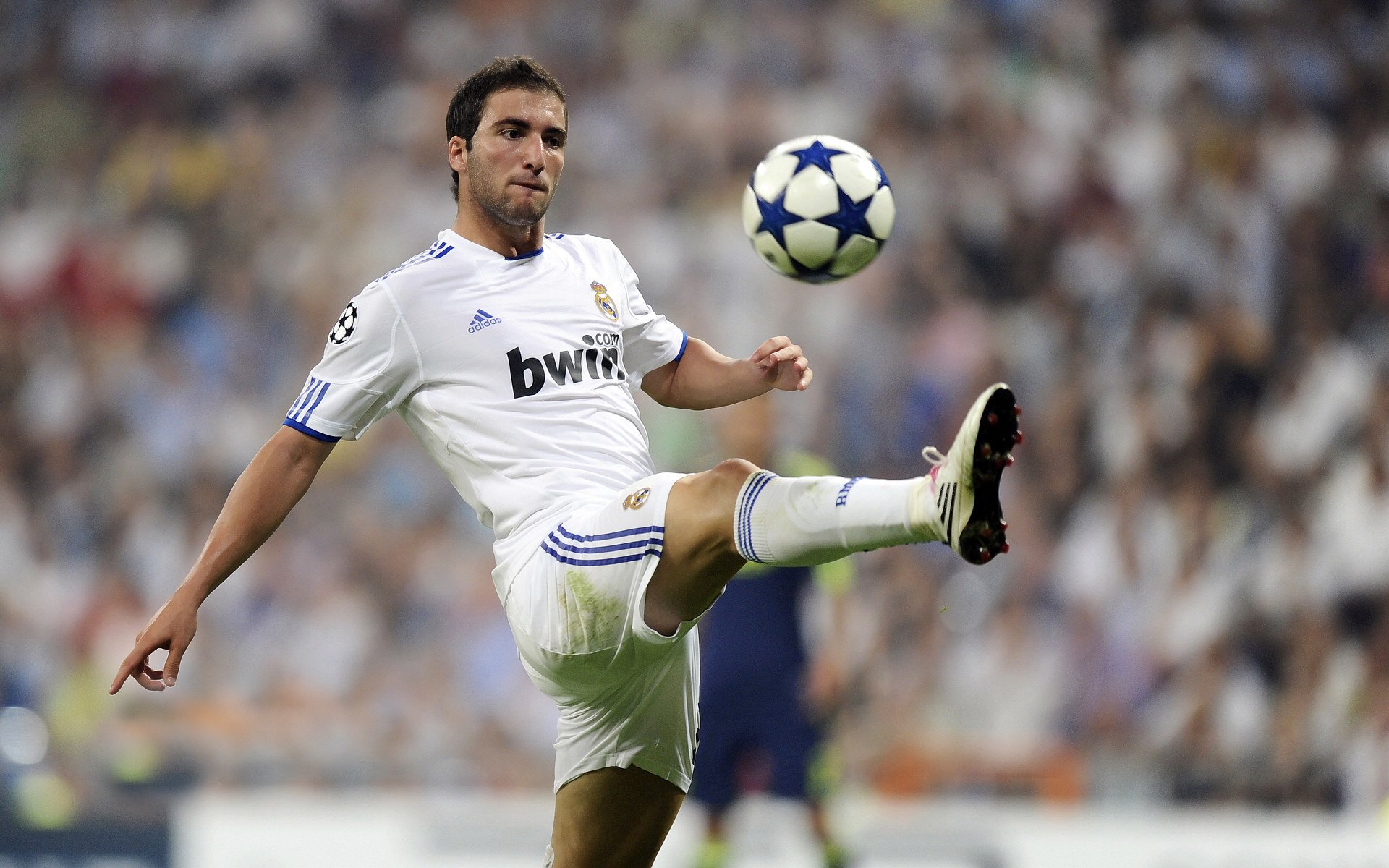 开云-电竞产业与科技产业的结合：虚拟现实与人工智能，电竞产业的发展好与坏